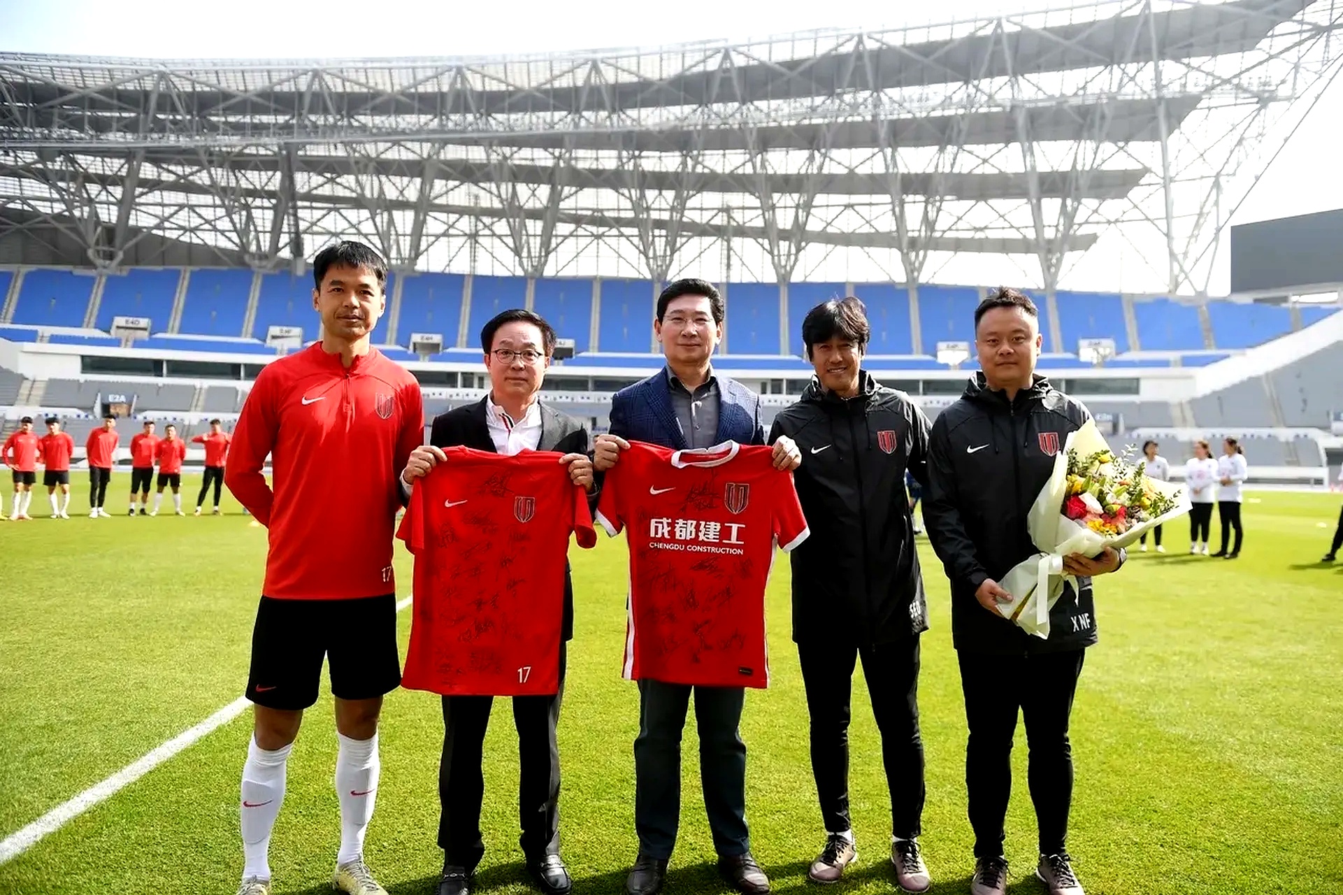 今夜成都蓉城备战欧冠，战术微调细节曝光，赛场秩序良好，心理建设被强调的简单介绍-爱游戏登录入口